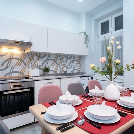 New Spacious Apartment At Superb Location Budapeste Exterior foto