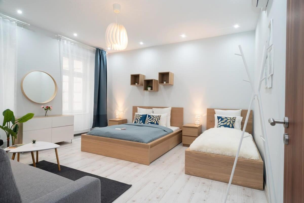 New Spacious Apartment At Superb Location Budapeste Exterior foto